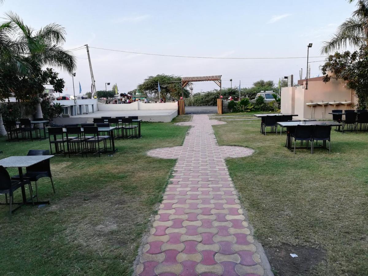 Hotel Shiv Regency Kukma Kültér fotó